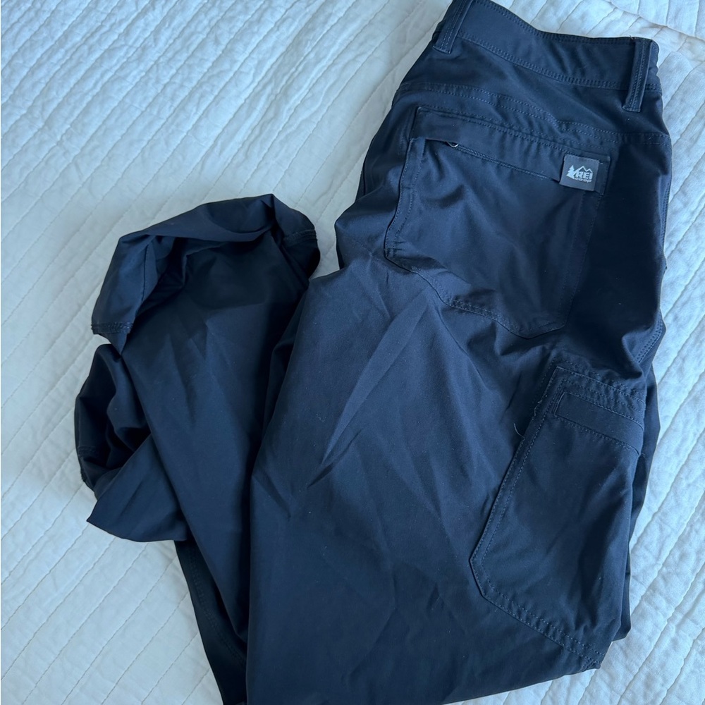 REI Women’s lightweight cargo pants